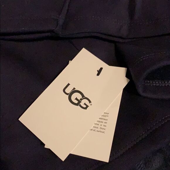 Ugg Navy cape XS/S pockets warm NWT - Picture 4 of 8